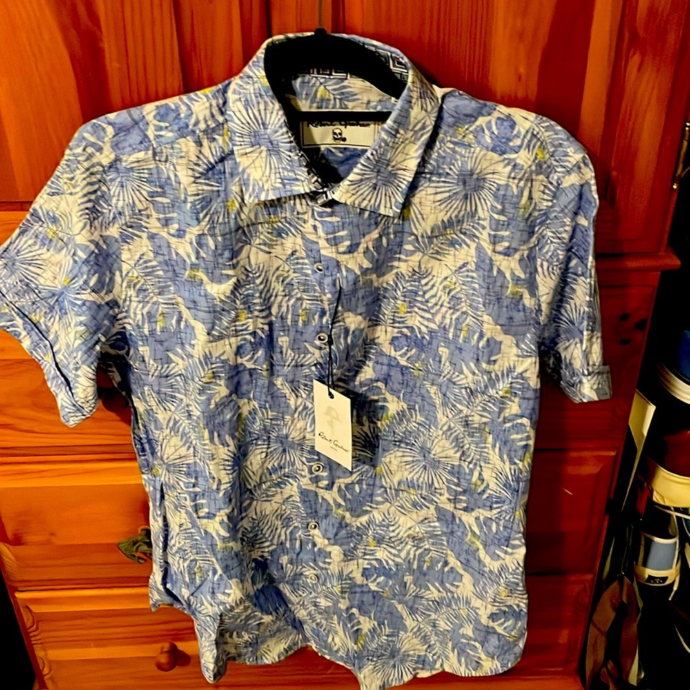 Robert Graham short sleeve button down. Size Small. NWT.